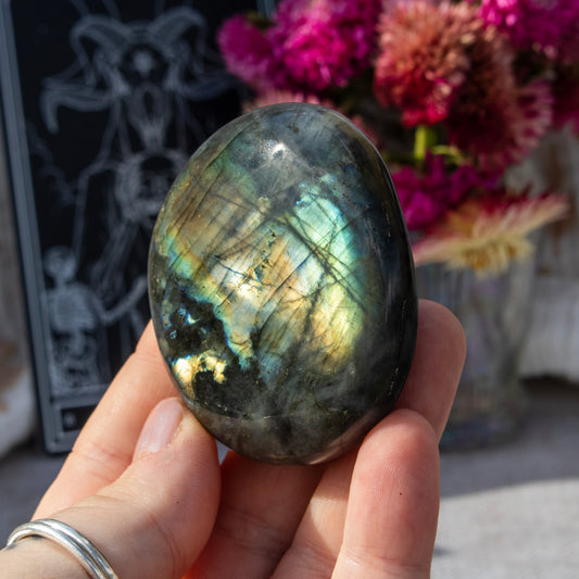 Labradorite Palmstone