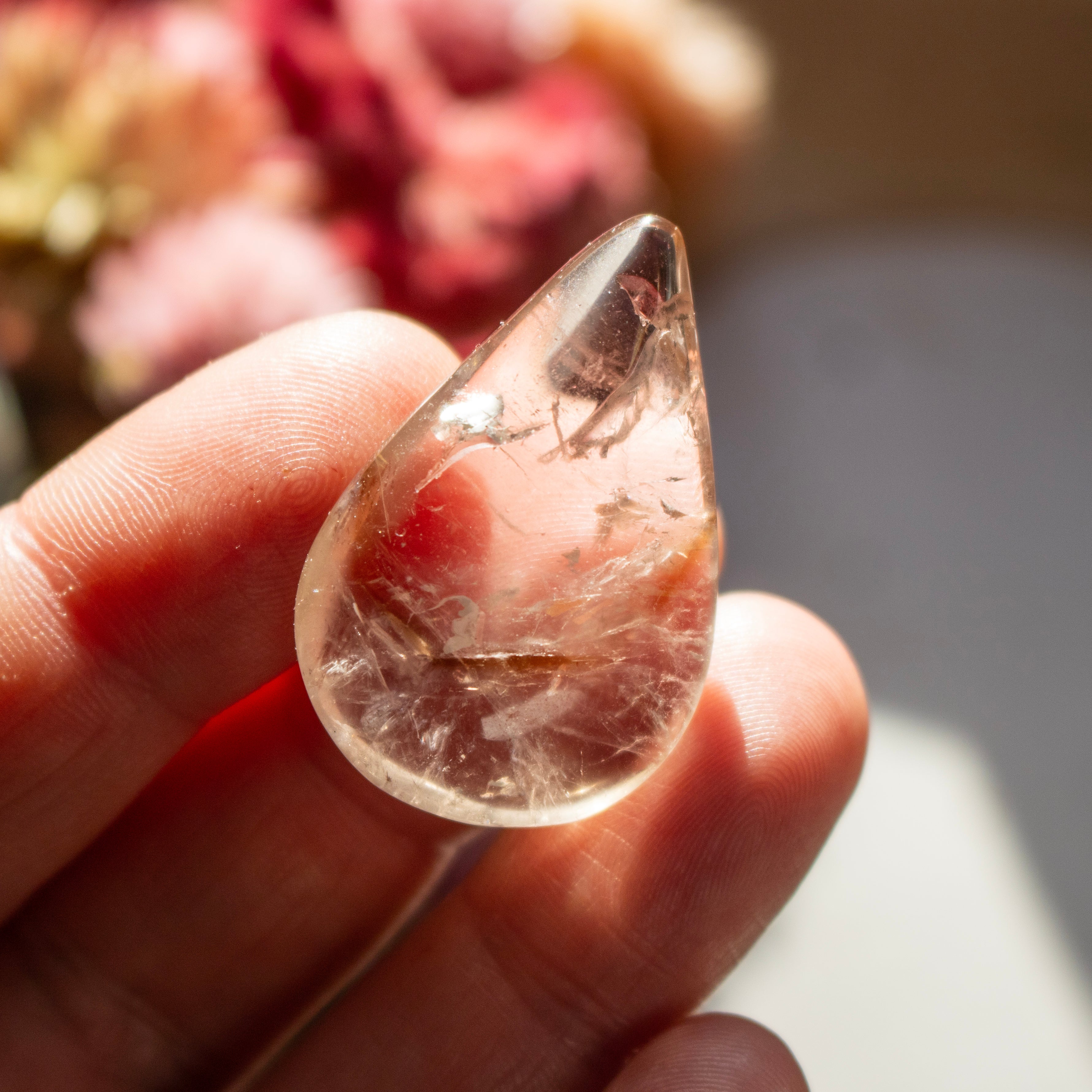 Phantom Amethyst with Powellite - UV Reactive