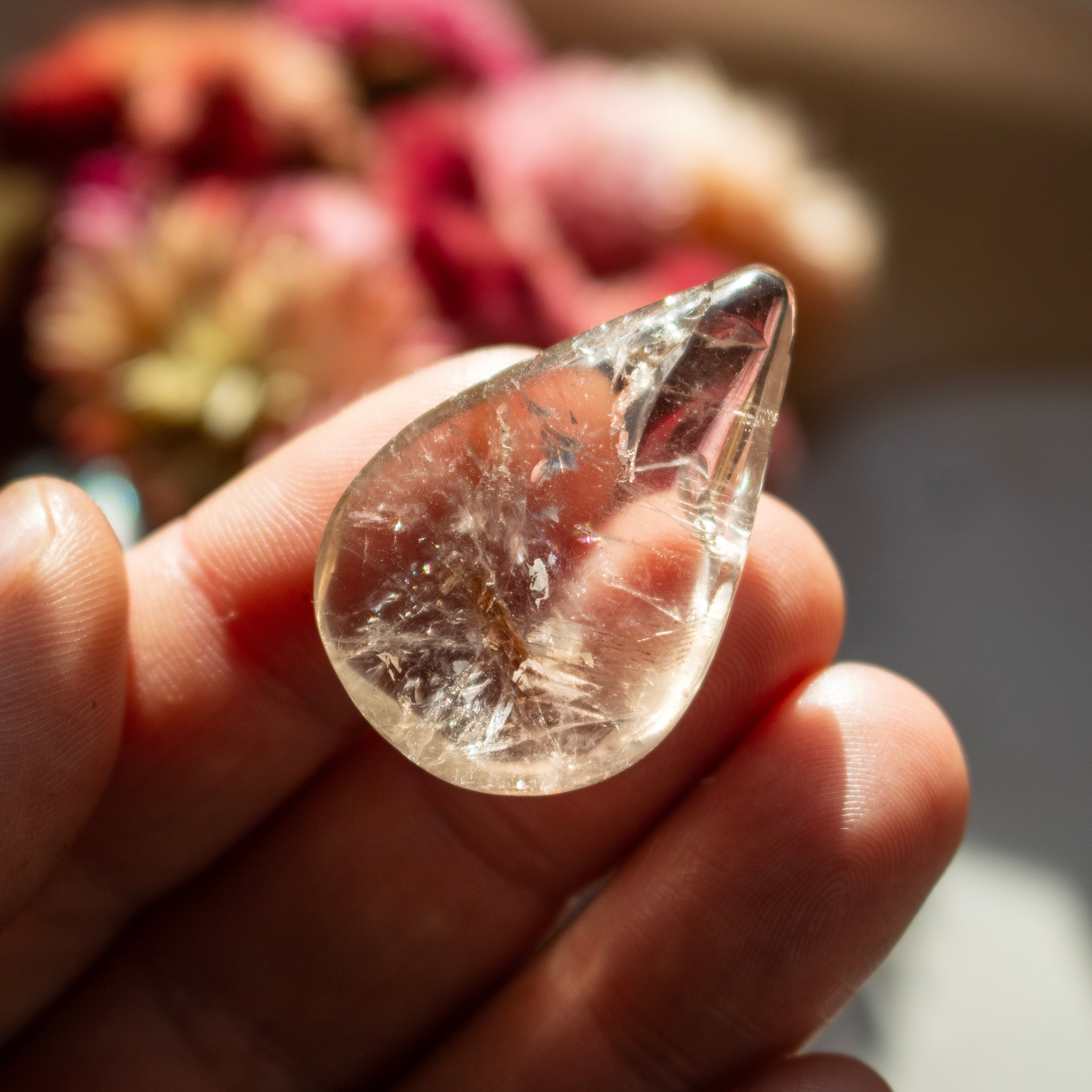 Phantom Amethyst with Powellite - UV Reactive