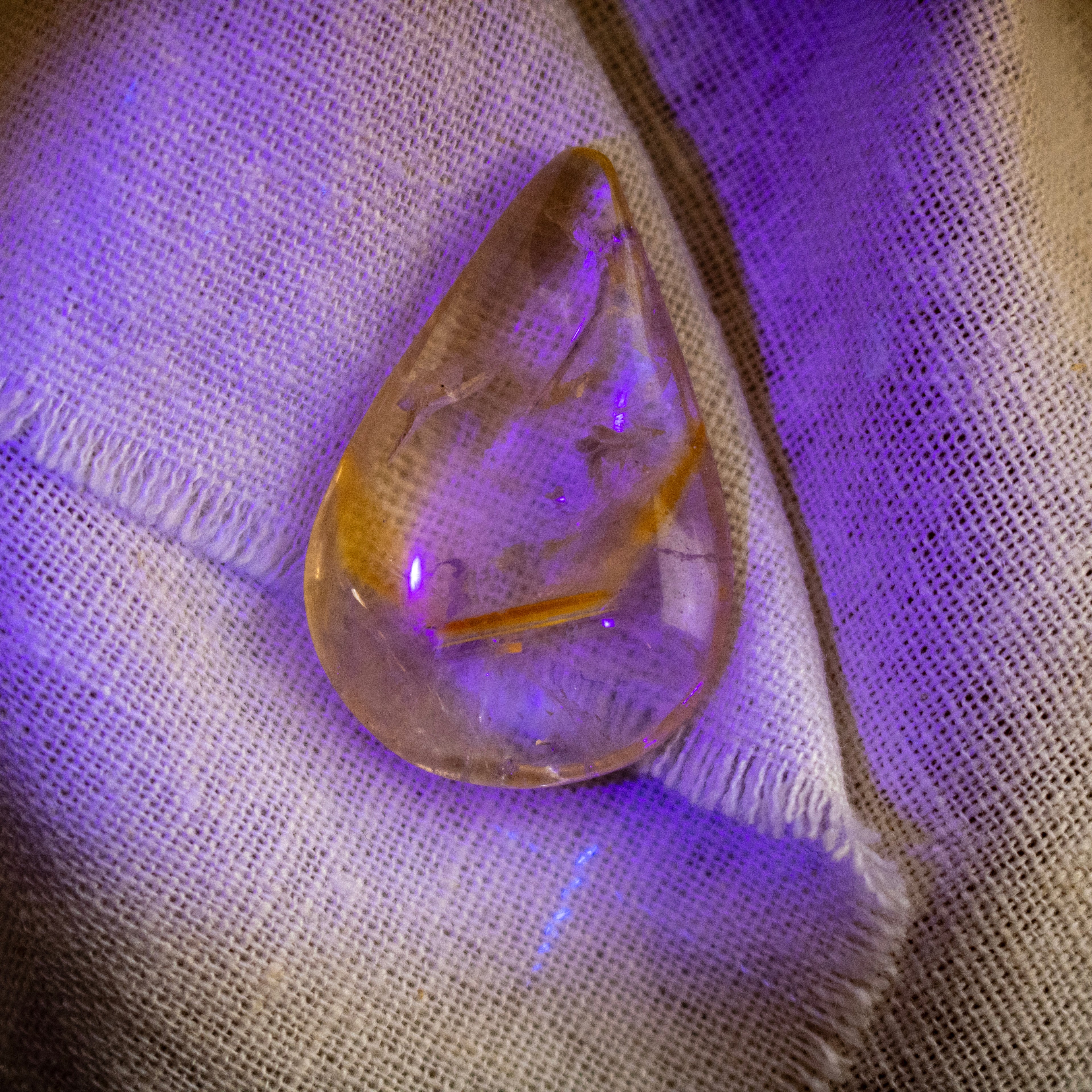 Phantom Amethyst with Powellite - UV Reactive