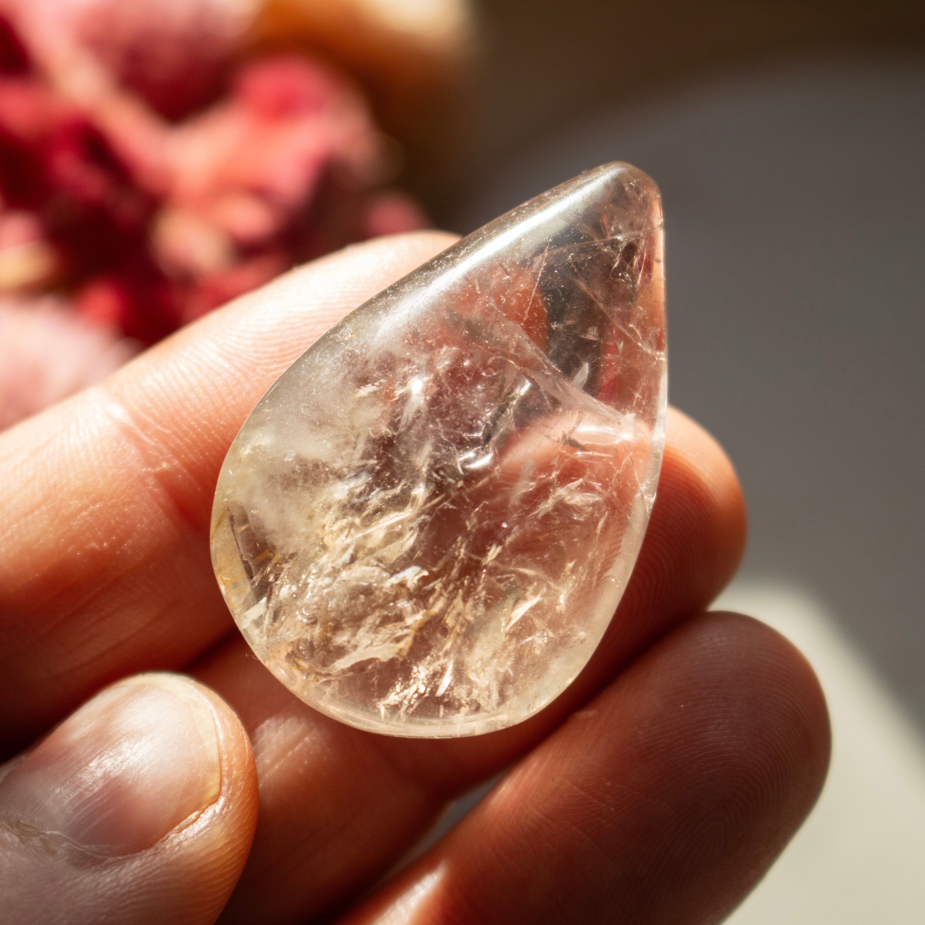 Phantom Amethyst with Powellite - UV Reactive