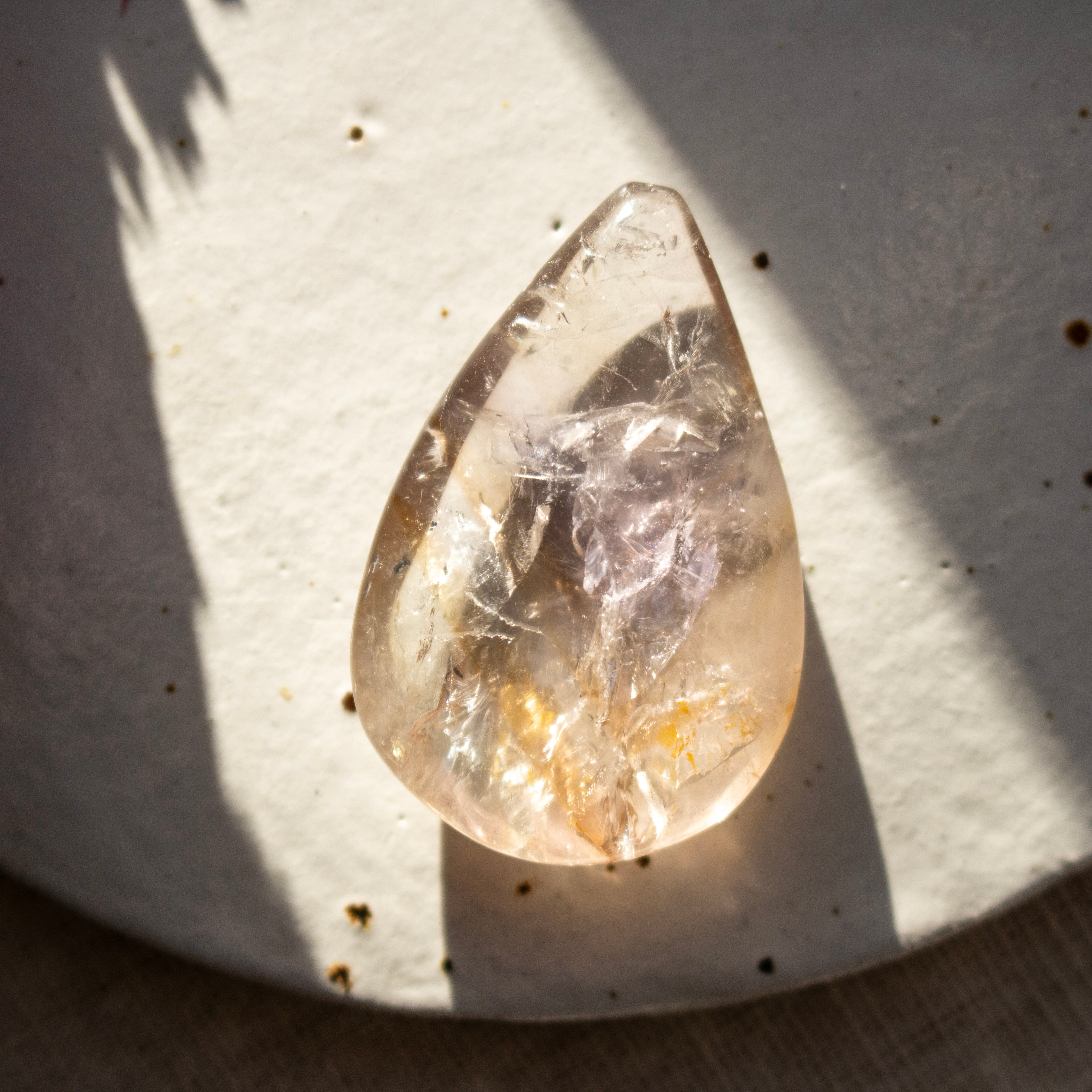 Phantom Amethyst with Powellite - UV Reactive