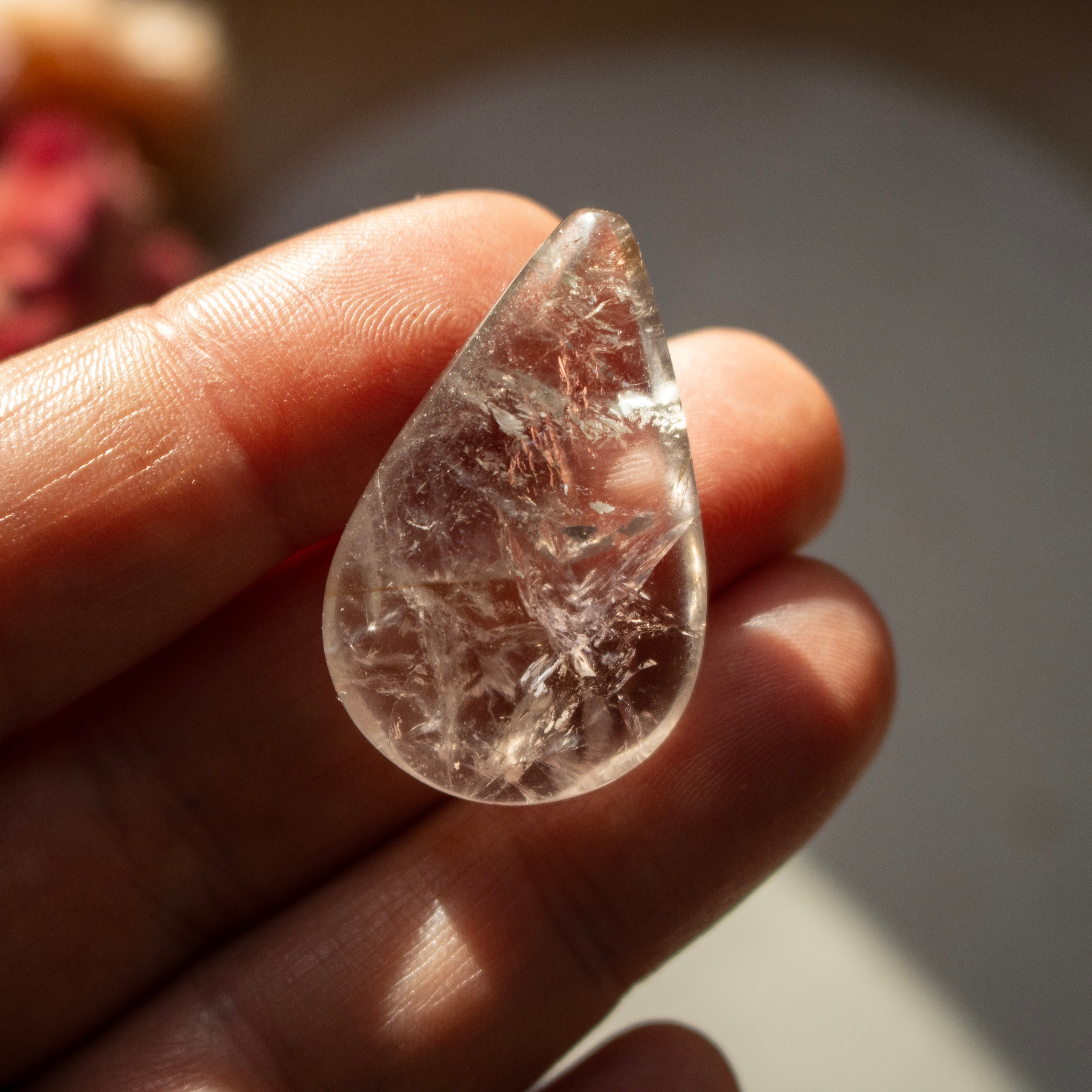 Phantom Amethyst with Powellite - UV Reactive