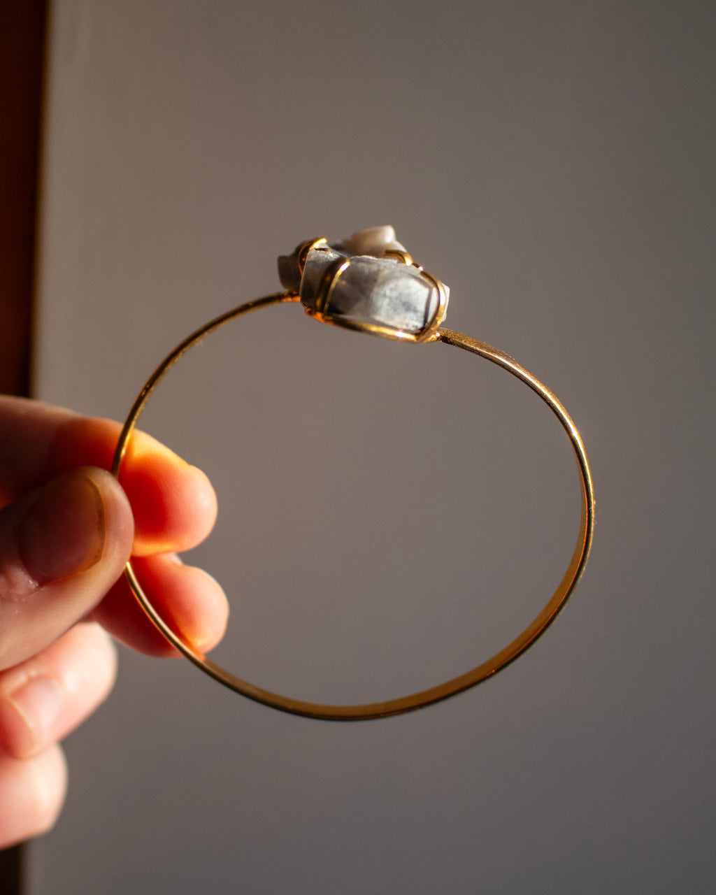 Gold Plated Adjustable Bracelet With Chalcedony Druzy Hearts