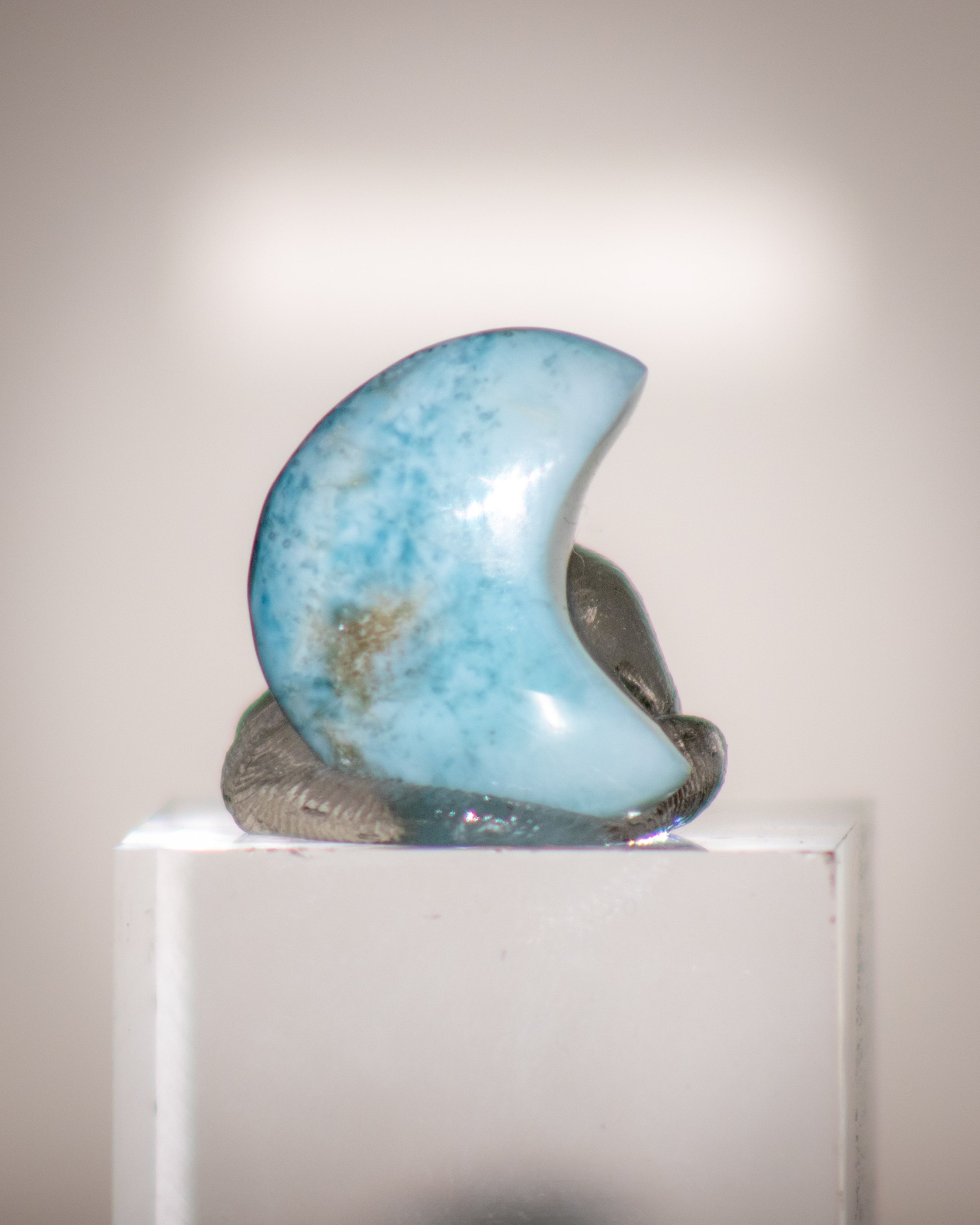 Larimar Moon