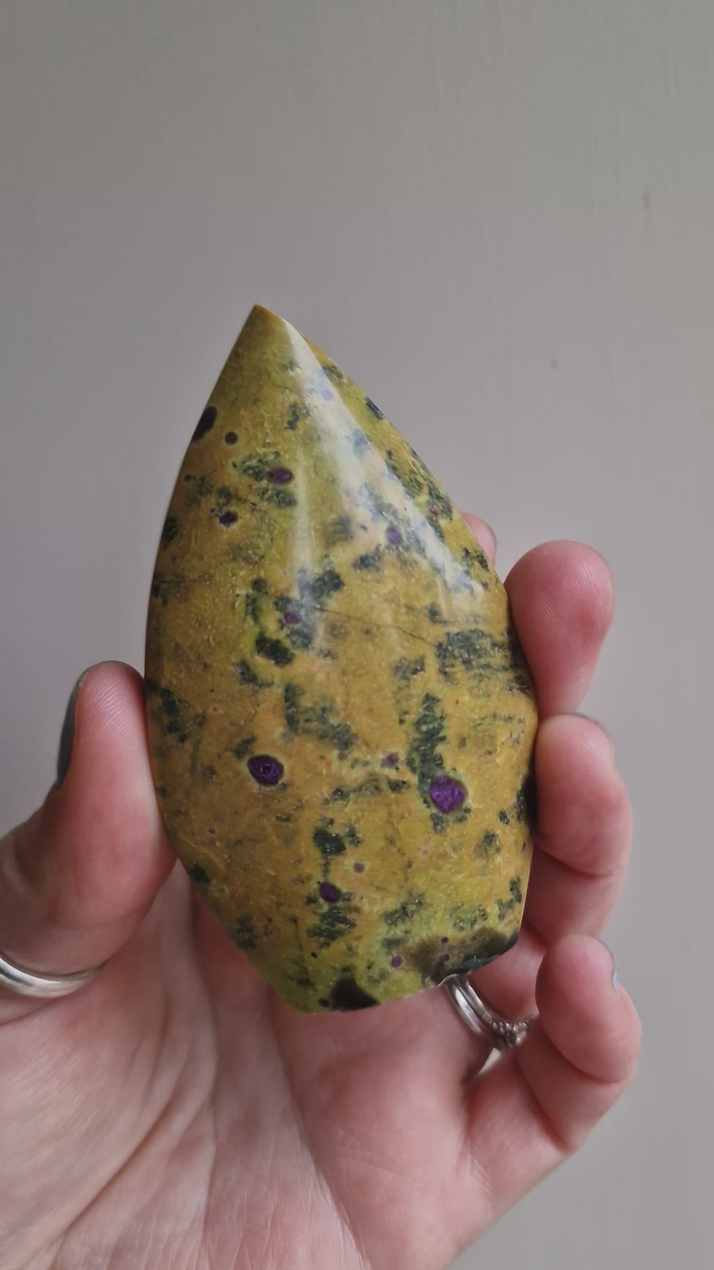 Serpentine with Stichtite Flame